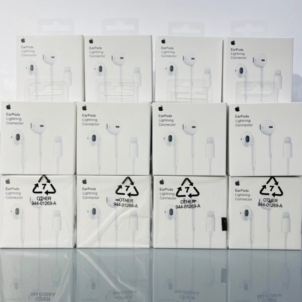 EarPods with USB-C Connector – Compatible with All Type-C Devices (MTJY3FE/A)